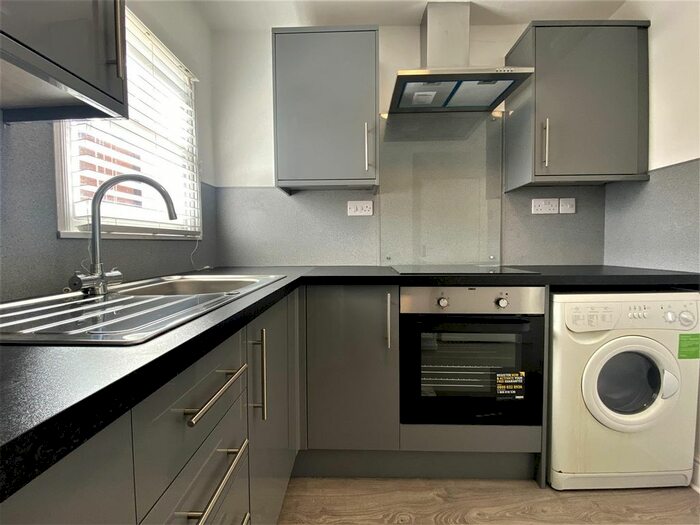 1 Bedroom Flat To Rent In Evington Road, Near Victoria Park, Leicester, LE2