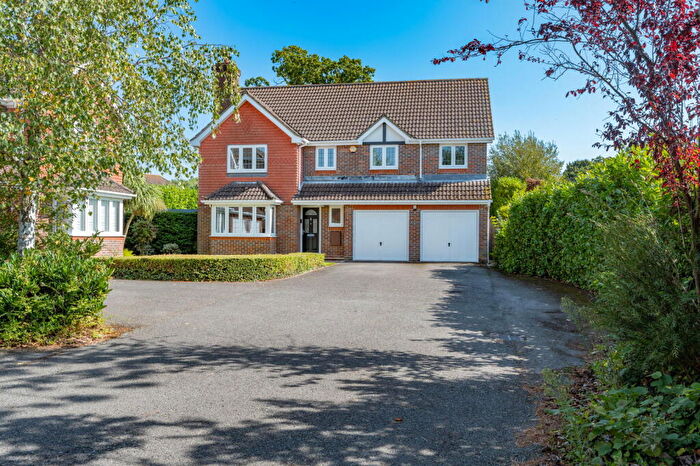 5 Bedroom Detached House For Sale In Courtenay Close, Titchfield Park, Fareham, PO15