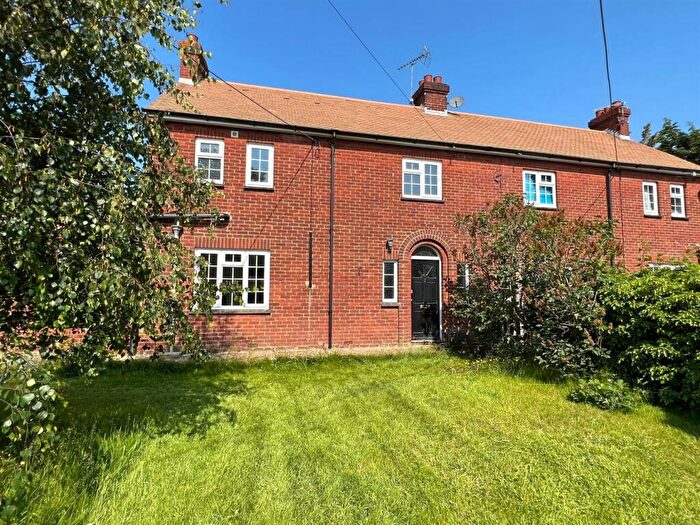 3 Bedroom Semi Detached House To Rent In Lewson Street, Norton, Sittingbourne, ME9