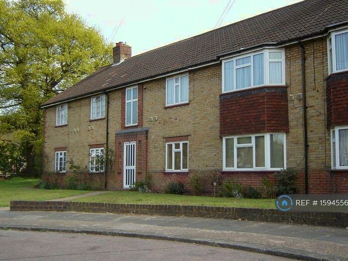 2 Bedroom Flat To Rent In North Dene, London, NW7
