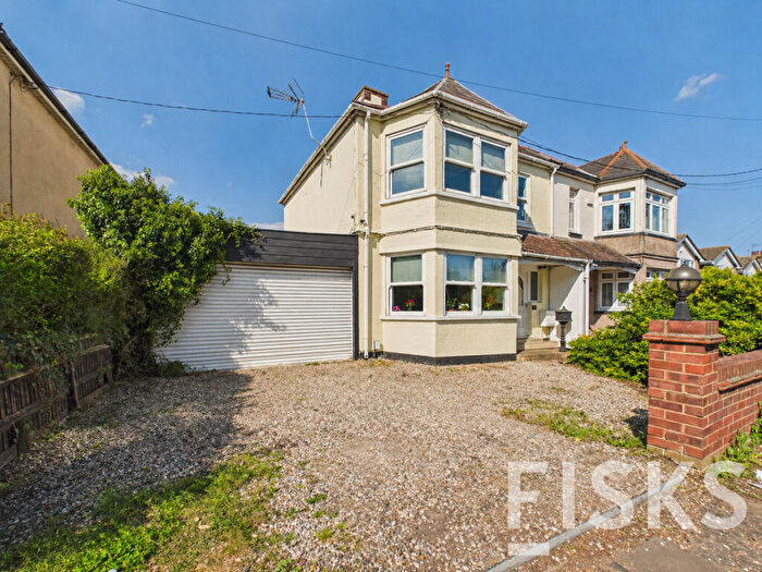 3 Bedroom Semi-Detached House For Sale In London Road, Benfleet, SS7