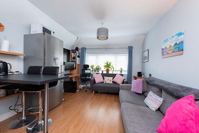 1 Bedroom Apartment To Rent In York Road, Farnborough, GU14