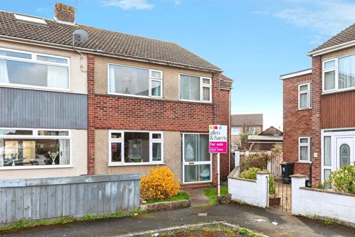 4 Bedroom End Of Terrace House For Sale In Dursley Close, Yate, Bristol, BS37