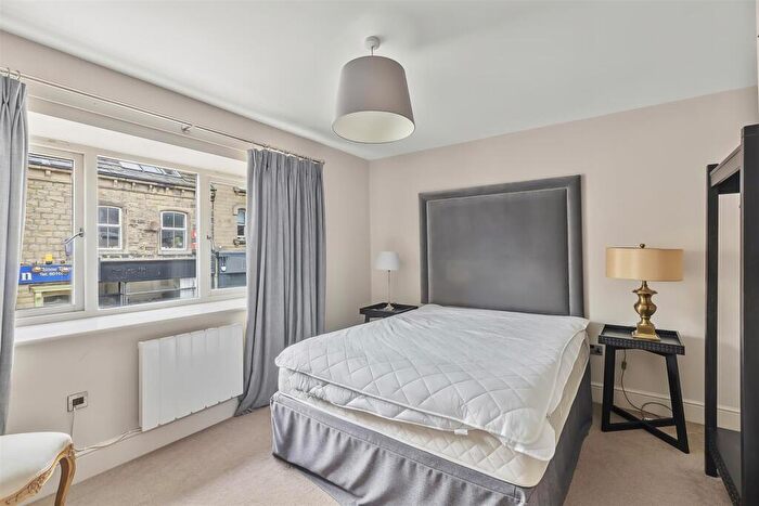 1 Bedroom Apartment For Sale In Crescent Court, Ilkley, LS29