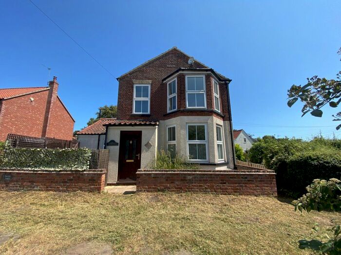 2 Bedroom Cottage To Rent In The Green, Stokesby, Great Yarmouth, NR29