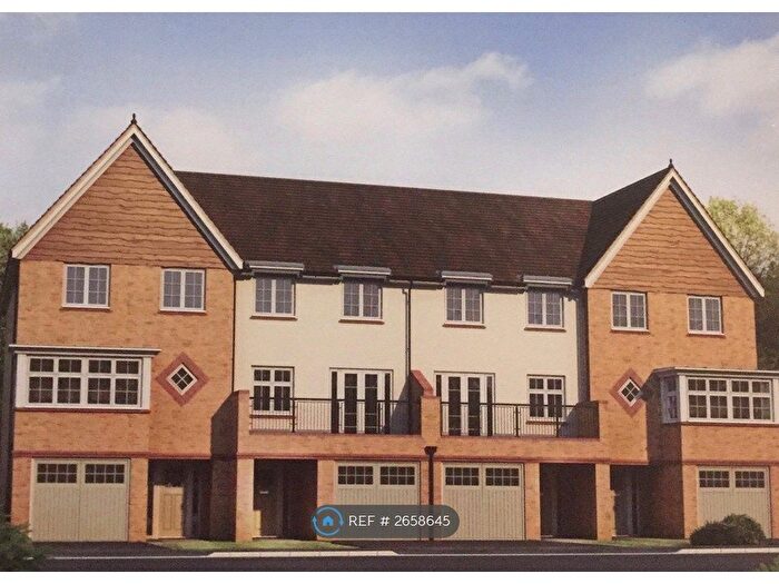 6 Bedroom Terraced House To Rent In Great Clover Leaze, Bristol, BS16