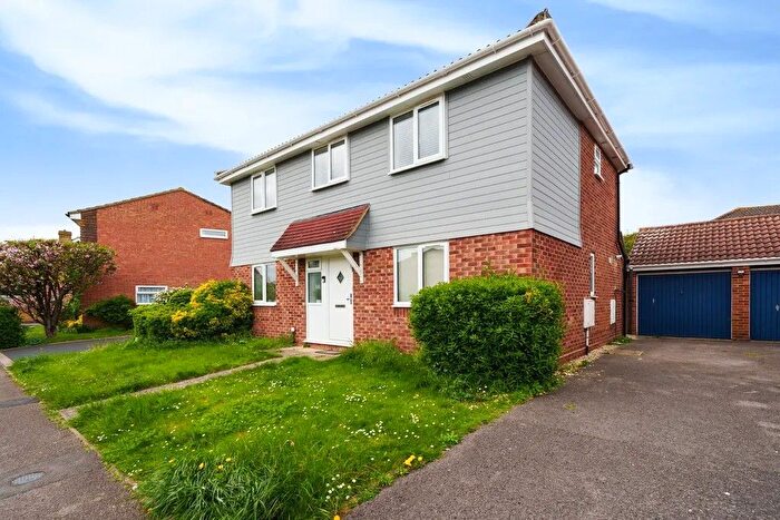 5 Bedroom Detached House To Rent In Bedford Close, Maidenhead, SL6