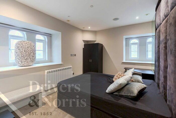 3 Bedroom Flat To Rent In Princess Park Manor, New Southgate, London, N11