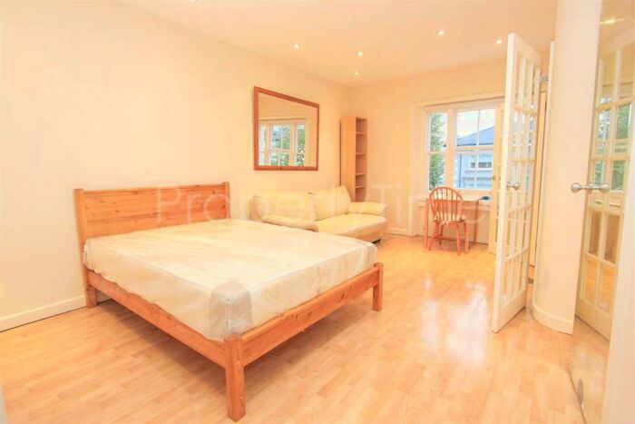 Studio To Rent In Buckland Crescent, Belsize Park, NW3