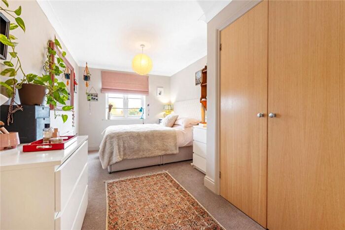 2 Bedroom Apartment For Sale In Lordship Lane, East Dulwich, London, SE22