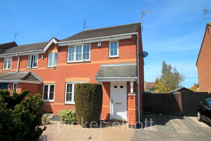 3 Bedroom Semi-Detached House To Rent In Colts Close, Burbage, Hinckley, LE10