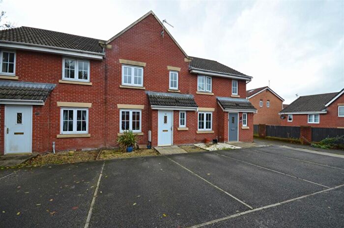 3 Bedroom Mews For Sale In Hurstwood, Ashton-Under-Lyne, OL6