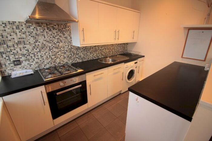 2 Bedroom Flat To Rent In Ombersley Road, Newport, NP20