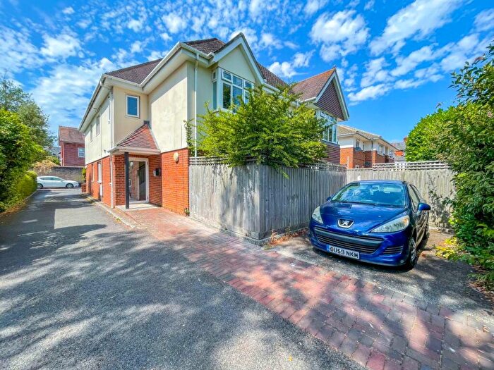 2 Bedroom Apartment To Rent In Chessel Avenue, Bournemouth, Dorset, BH5