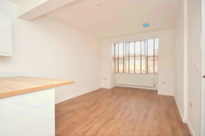 4 Bedroom Terraced House To Rent In Ewhurst Road, Brighton, BN2