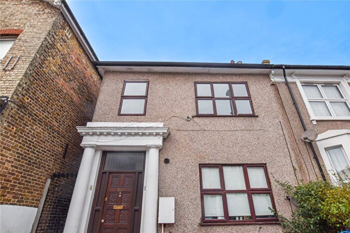 2 Bedroom Flat To Rent In Portland Road, London, SE25