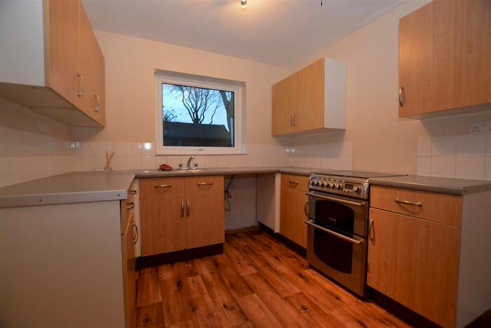 3 Bedroom Semi-Detached House To Rent In Bridgewater Road, Scunthorpe DN17