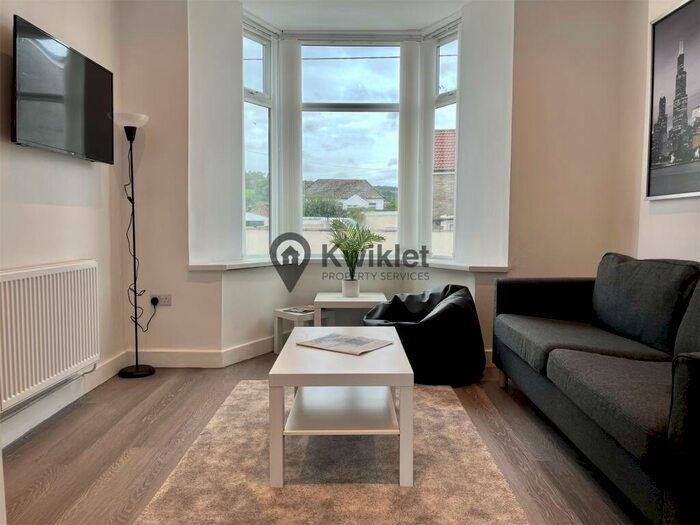 6 Bedroom End Of Terrace House To Rent In Oliver Terrace, Pontypridd, Mid Glamorgan, CF37