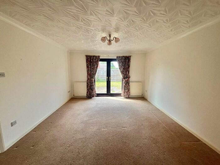 2 Bedroom Detached Bungalow For Sale In Hall Lane, Moulton Seas End, PE12