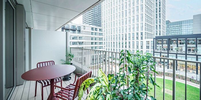 2 Bedroom Flat To Rent In Coppermaker Square, Stratford, E20