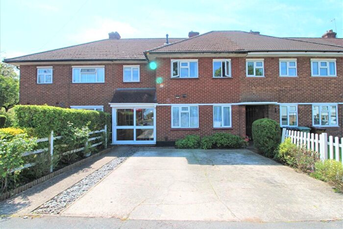 4 Bedroom Terraced House To Rent In Shillitoe Avenue, Potters Bar, EN6