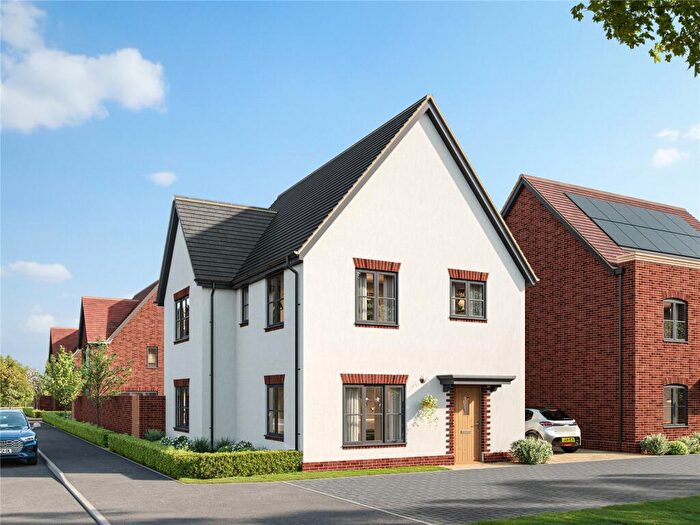 3 Bedroom Detached House For Sale In Brookwood Road, Petersfield, Hampshire, GU31