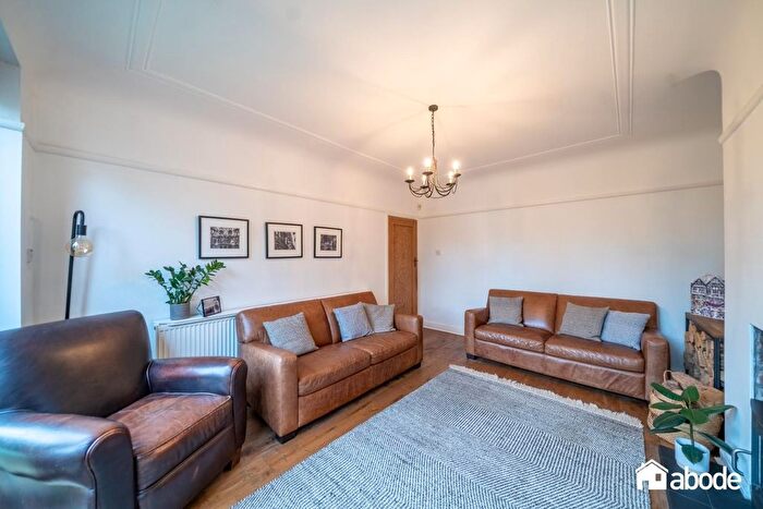 3 Bedroom Semi-Detached House For Sale In Wyndale Close, Mossley Hill, Liverpool, L18