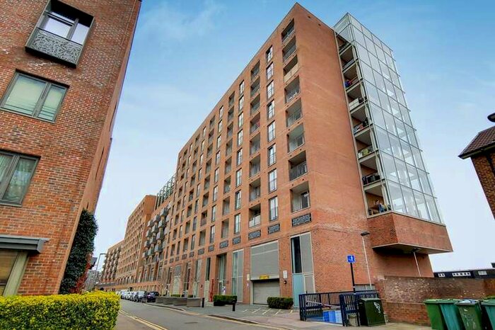 1 Bedroom Flat To Rent In Pioneer Court, Canary Wharf, E16