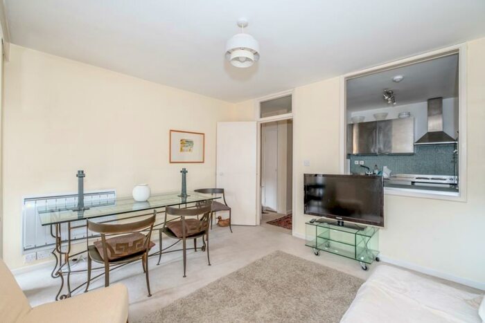 1 Bedroom Flat To Rent In Upper Thames Street London, EC4V