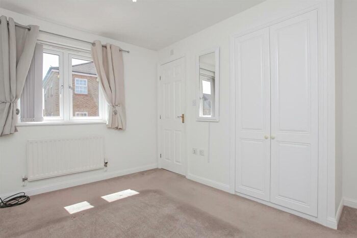 3 Bedroom End Of Terrace House For Sale In Ashmead Road, Banbury, OX16
