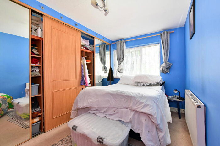 2 Bedroom Flat For Sale In Elstree Road, Hemel Hempstead, HP2
