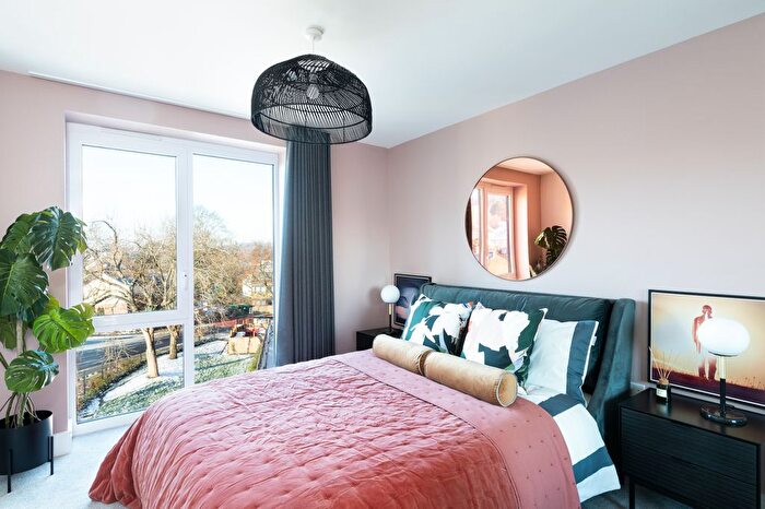 1 Bedroom Flat To Rent In Desborough Road, High Wycombe, Buckinghamshire, HP11