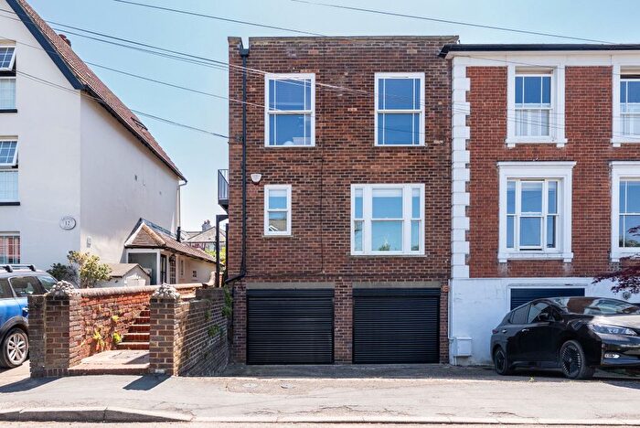 1 Bedroom Flat For Sale In Arundel Road, Dorking, RH4