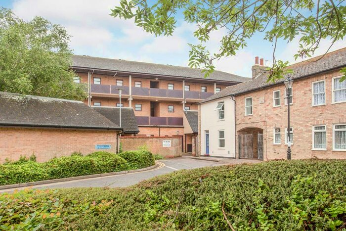 1 Bedroom Apartment To Rent In Christchurch Street, Cambridge, CB1