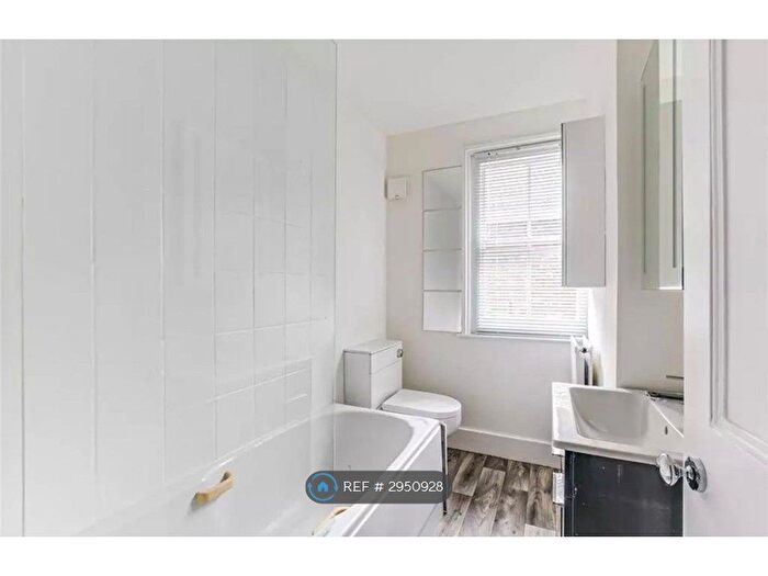 1 Bedroom Flat To Rent In London Rd, Westerham, TN16