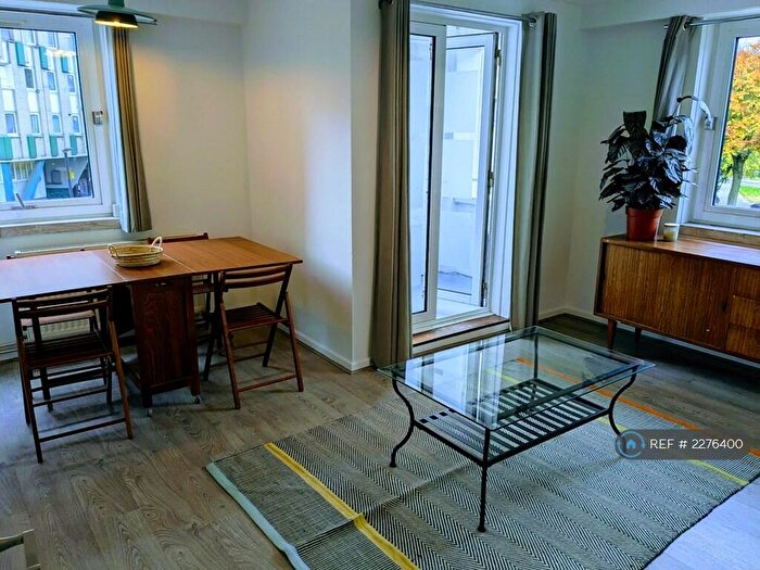 2 Bedroom Flat To Rent In Puteaux House, London, E2