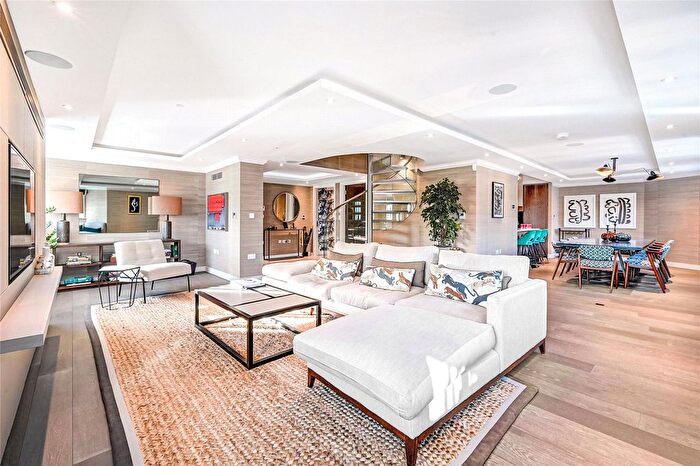 3 Bedroom Flat To Rent In New Cavendish Street, London, W1W