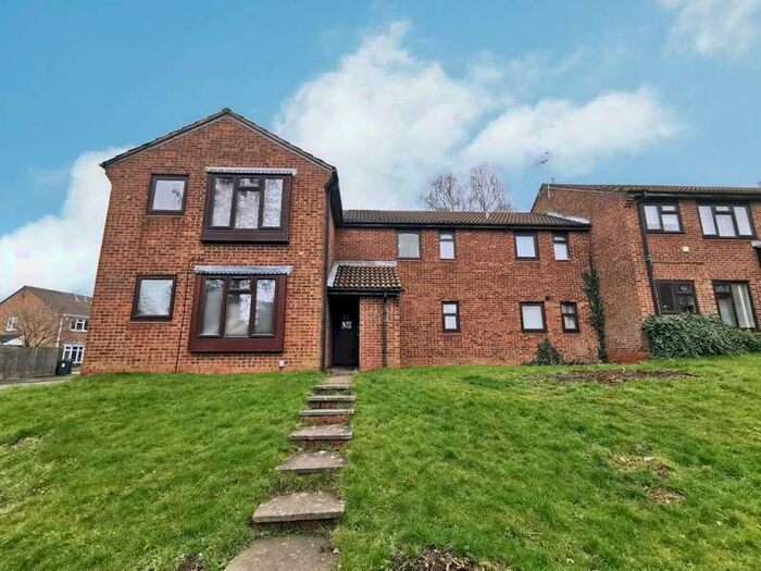 Flat To Rent In Newman Way, B45