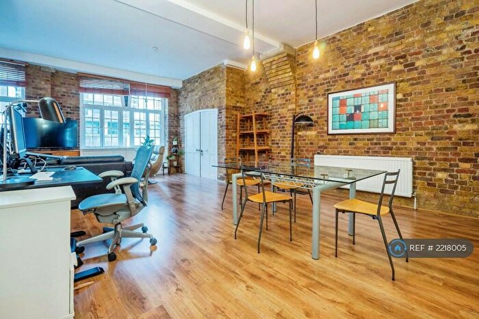 2 Bedroom Flat To Rent In The Highway, London, E1W