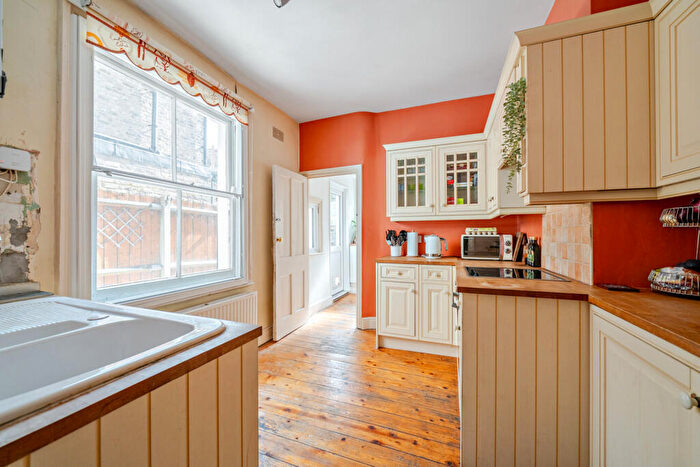 1 Bedroom Apartment For Sale In Dinsdale Road, Blackheath, SE3