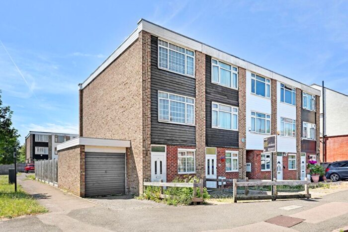 4 Bedroom Town House For Sale In Gordon Road, South Woodford, E18