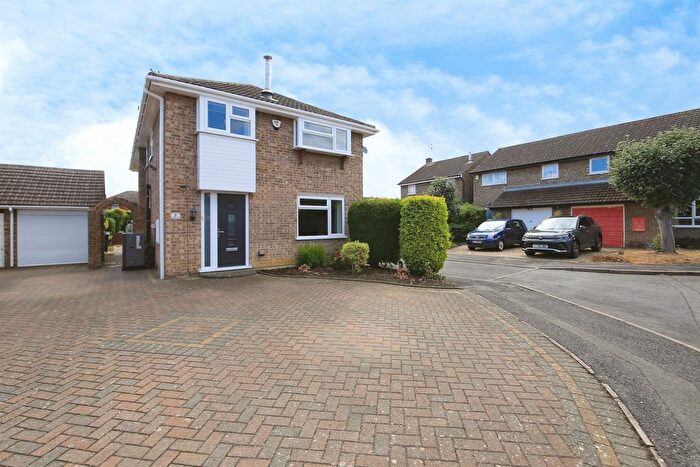 4 Bedroom Detached House For Sale In Partridge Close, Yaxley, Peterborough, PE7