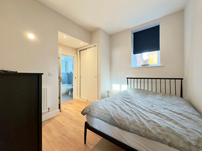 1 Bedroom Apartment For Sale In Newbury Street, Wantage, OX12