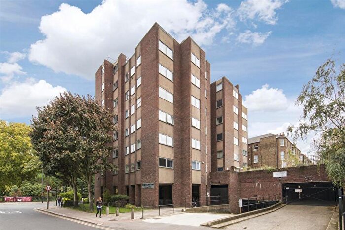 2 Bedroom Flat To Rent In St Mary Le Park Court, Parkgate Road, SW11