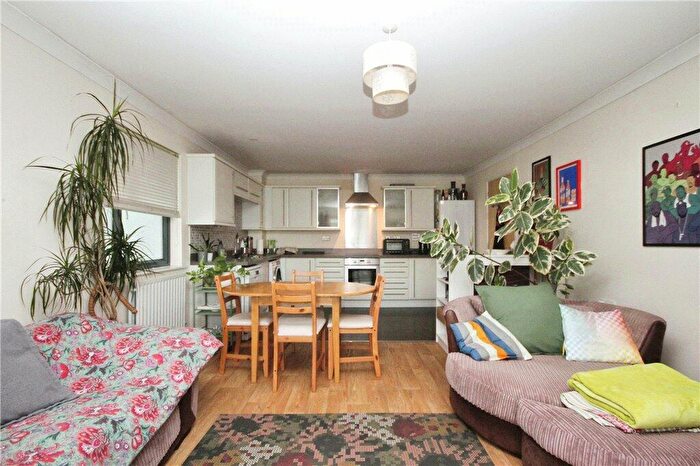 2 Bedroom Apartment To Rent In Crown Dale, London, SE19