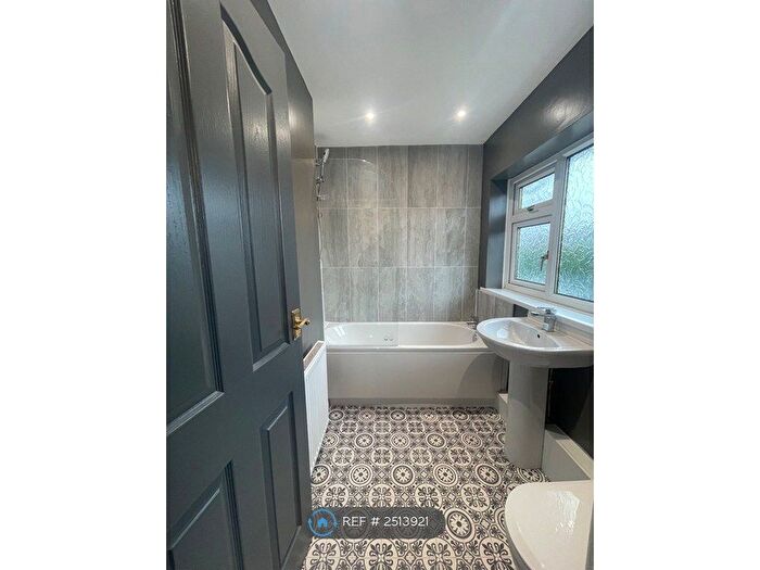 2 Bedroom Terraced House To Rent In Staveley Road, Hull, HU9
