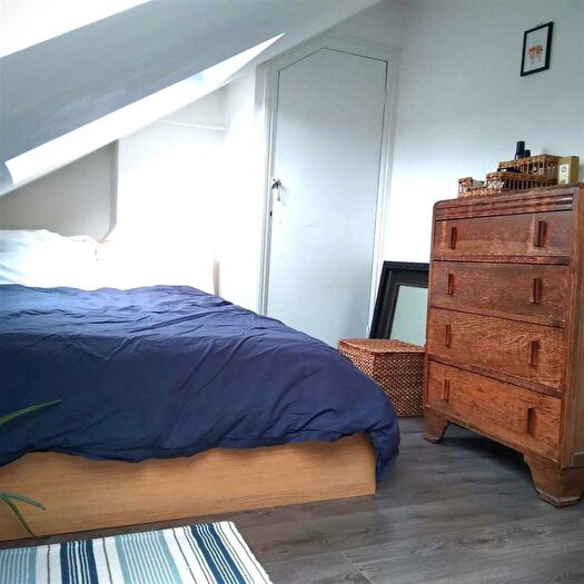 Studio For Sale In Fox Lane, Palmers Green, N13