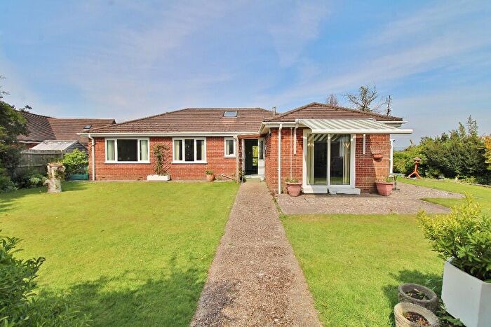 3 Bedroom Detached Bungalow For Sale In Stubbington Lane, Stubbington, Fareham, PO14