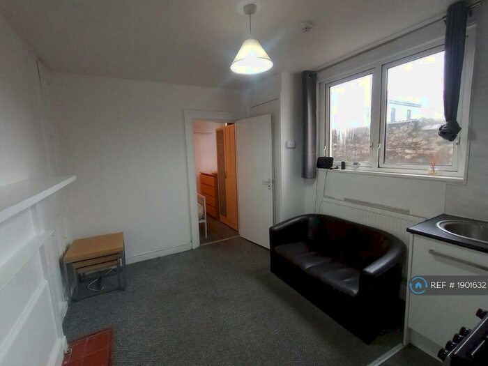 1 Bedroom Flat To Rent In Albert Rd, Plymouth, PL2