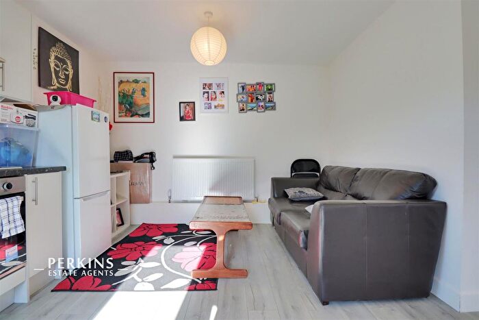1 Bedroom Flat To Rent In Southall, UB1